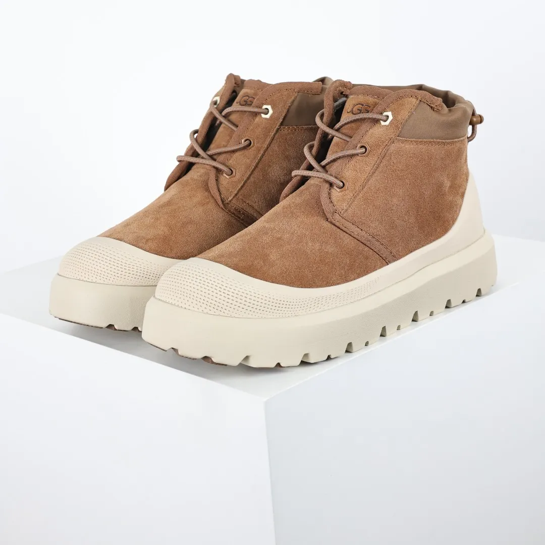 Pick up locally 💰660 Core recommendation Good price It is a very suitable choice for keeping warm in winter and at home. In the new year, uug launched a series of styles, which are partial to the preferences of young consumers and have also moved to the forefront of fashion trends. Shoe body material Water-repellent coated suede upper 17mm UGGPURE™ implantable wool insole Lightweight non-slip comfortable rubber outsole With brand LOGO trademark Comes with a full set of packaging Size: 35 36 37 38 39 40 41 42 43 44 45